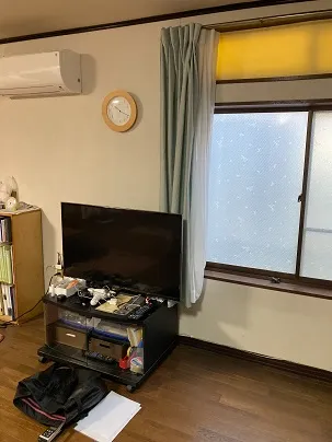 室内のテレビ